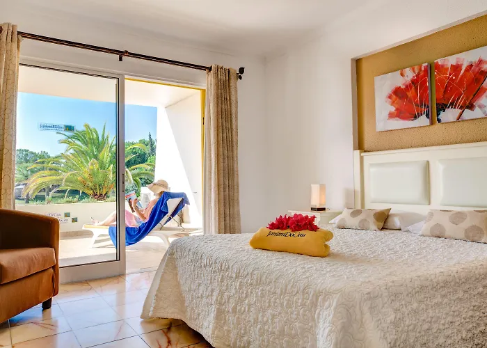 Jardim Do Vau Апарт-готель Портіман