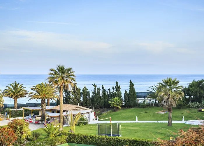 Апарт-готель Jardim Do Vau 4*